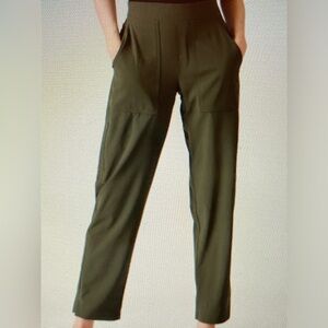 ATHLETA BROOKLYN ANKLE UTILITY PANTS SIZE 6T ASPEN GREEN. NWT. 😀 FREE GIFT